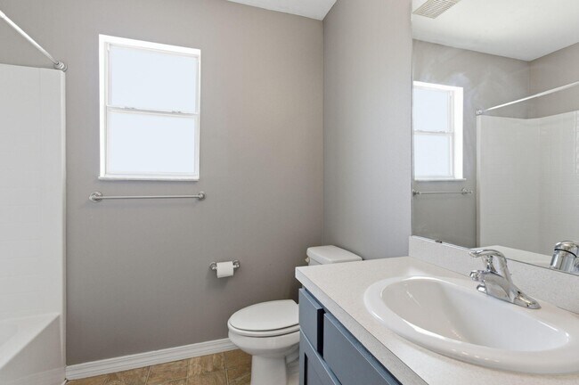 Building Photo - 122 Nivana Dr