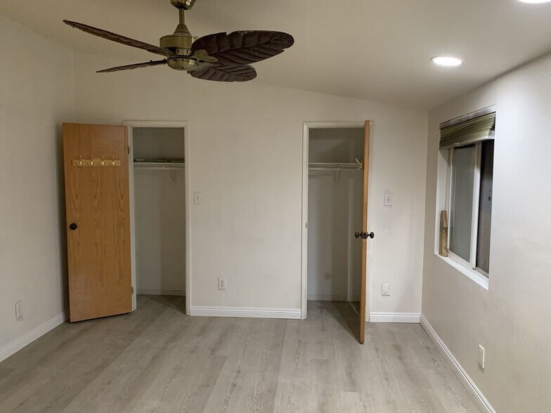 Building Photo - 1039 Barston Ave