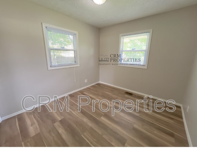 Building Photo - 521 Arthur Dr