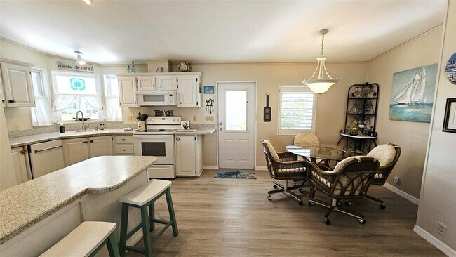 Building Photo - 9122 Kestral Cir