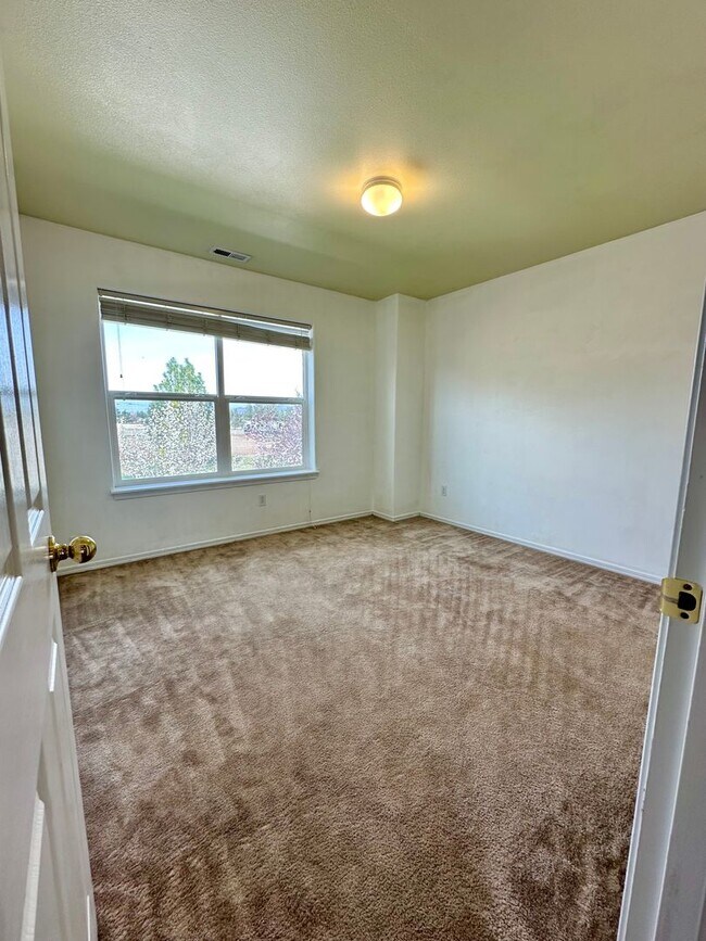 Building Photo - 2895 SW Indian Ave