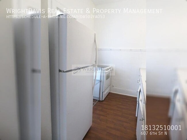 Building Photo - 607 6th Ave N