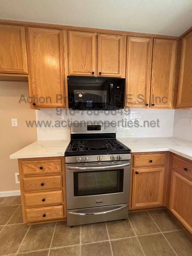 Building Photo - West Roseville LongMeadow 2 Gated, Single ...