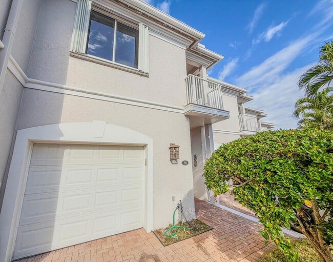 Building Photo - 753 Seaview Dr