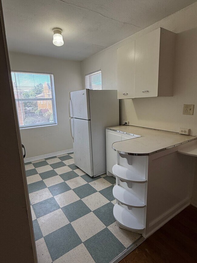 Building Photo - Classic 1-Bedroom, 1-Bath Apartment in Pri...