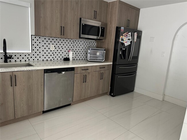 Building Photo - 14830 Harding Ln