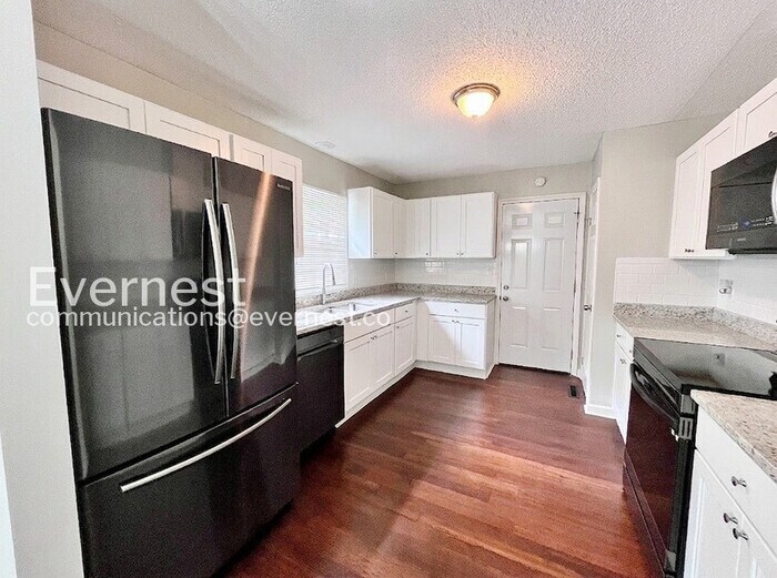 Building Photo - 400 Wilcrest Dr