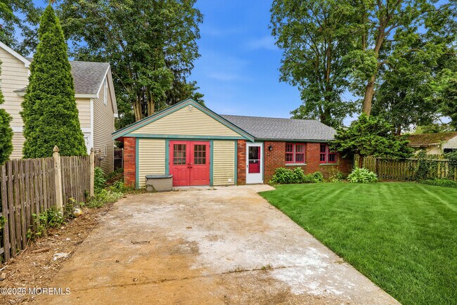 Building Photo - 638 Overton Pl