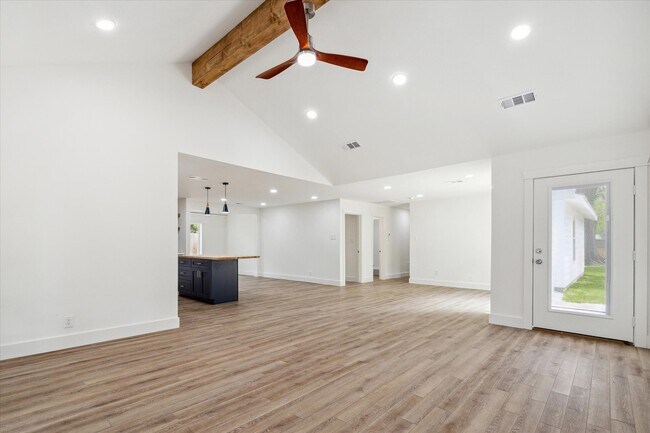 Building Photo - 9319 Carousel Ln