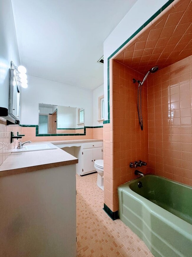 Building Photo - 515 Gaddy Rd