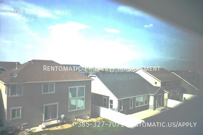 Building Photo - 4908 Eiffel Wy