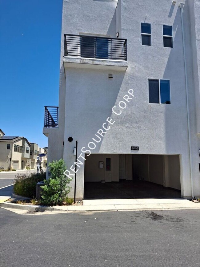 Building Photo - 26943 Pathfinder Ln