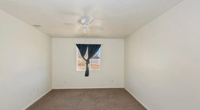Building Photo - 3 BEDROOM APPLE VALLEY HOME