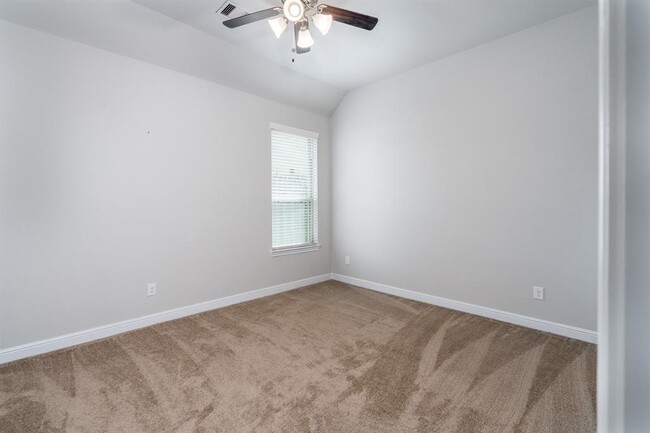 Building Photo - 204 Upland Dr