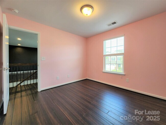Building Photo - 1295 Farm Branch Dr SW