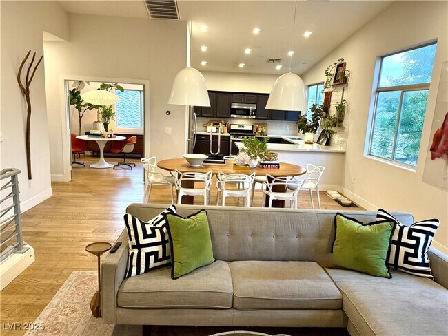Building Photo - 11101 Montagne Marron Blvd