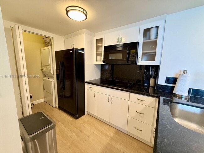 Building Photo - 770 Claughton Island Dr