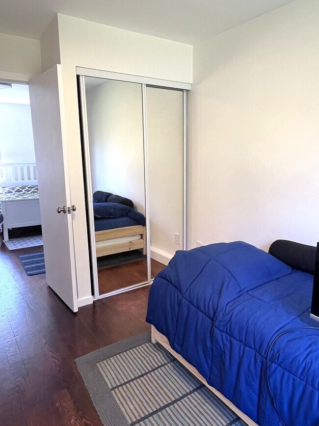 Building Photo - Fully Furnished- 2 bedroom/ 2 bathroom in Seacliff neighborhood walking distance to the beach