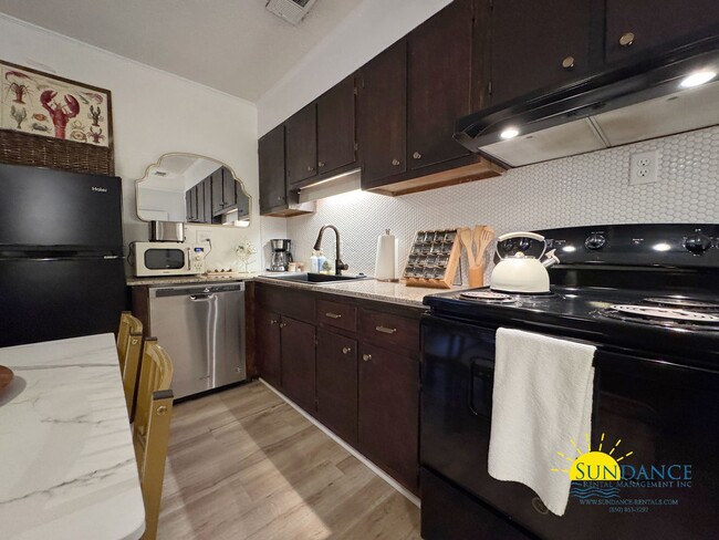 Building Photo - Charming 1-Bed, 1-Bath (Furnished Optional...