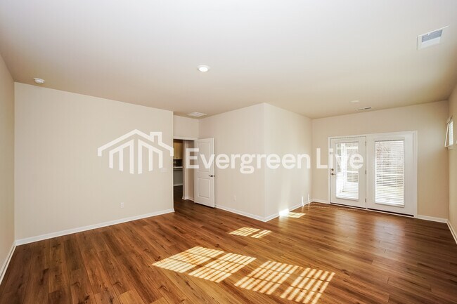 Building Photo - 6466 Fairfax Ct