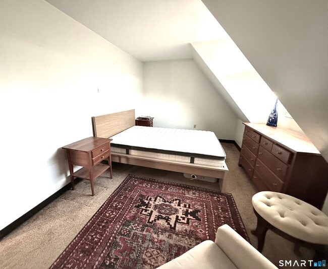 Building Photo - 249 Pequot Ave