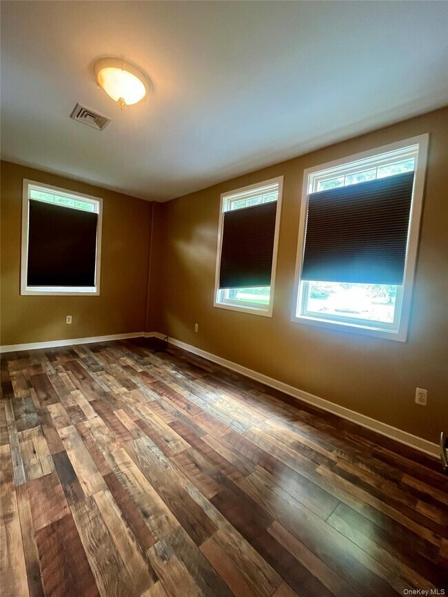 Building Photo - 769 Bullville Rd