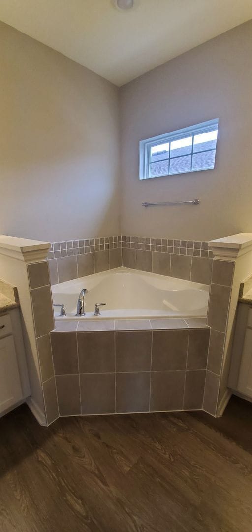 Building Photo - 4-Bedroom, 2.5-Bathroom in Winter Haven