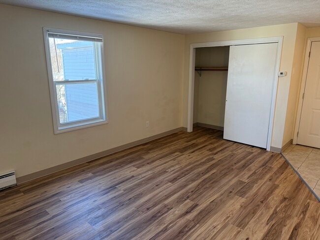 Building Photo - 106 Granite St