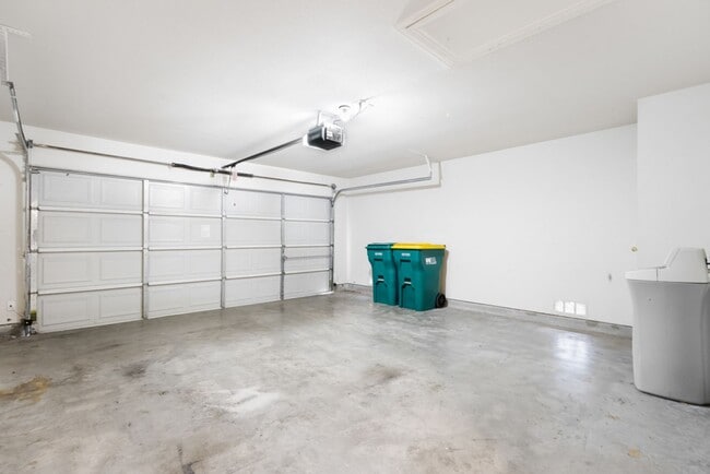 Building Photo - 1318 Coronado Blvd