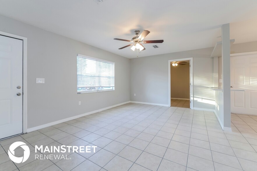 Building Photo - 1706 17th Ave Dr E