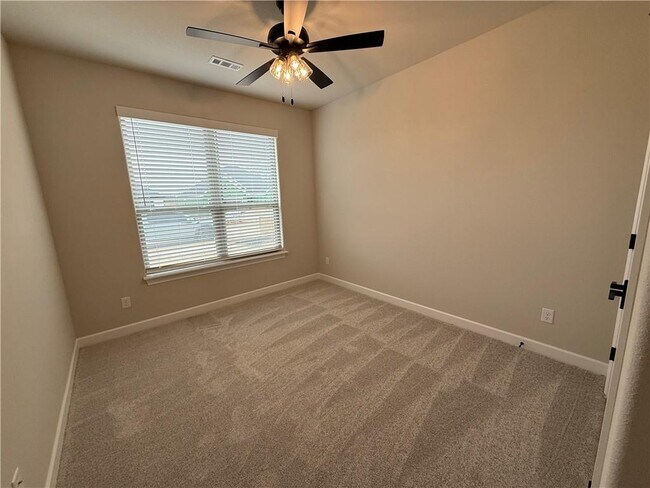 Building Photo - 1900 Farmer St