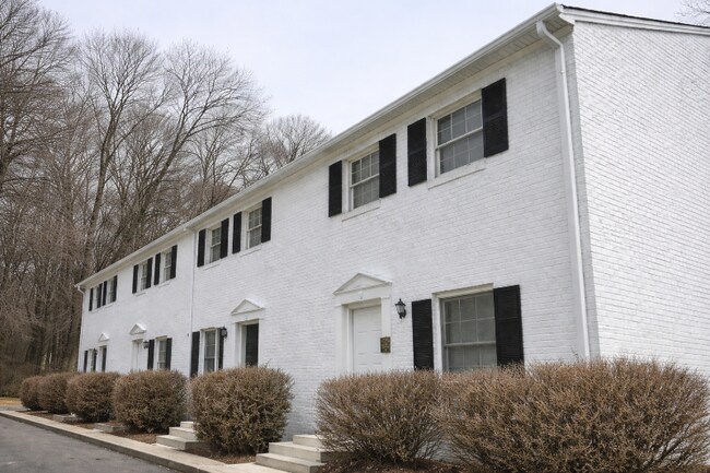 Building Photo - 200 Greenbriar Rd