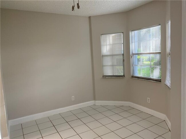 Building Photo - 16045 Emerald Cove Rd