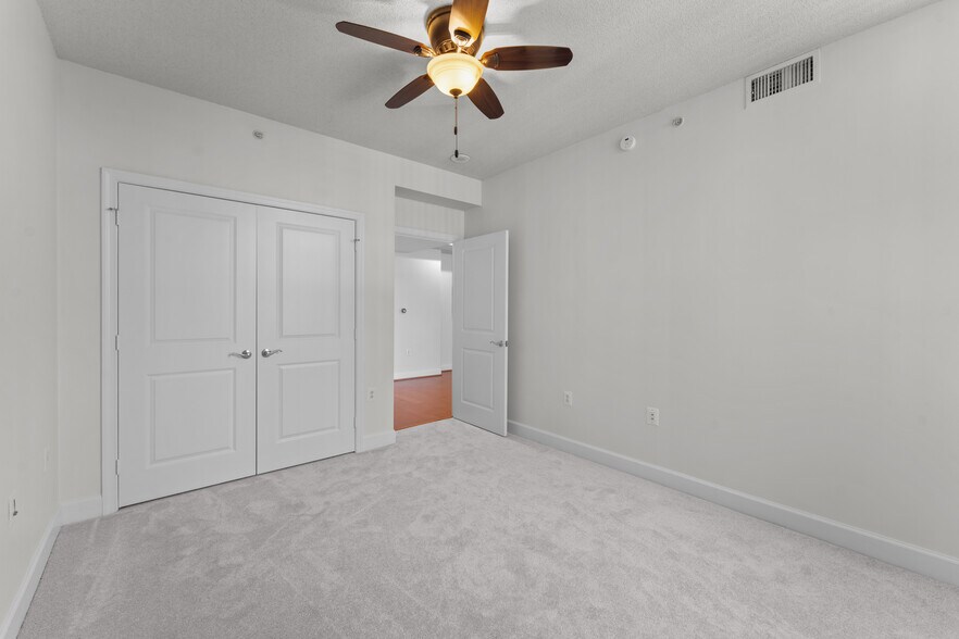 Building Photo - 3650 S Glebe Rd