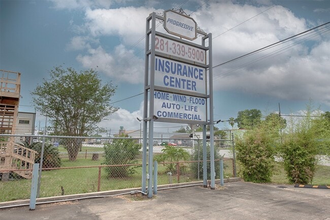 Building Photo - 715 Grand Ave