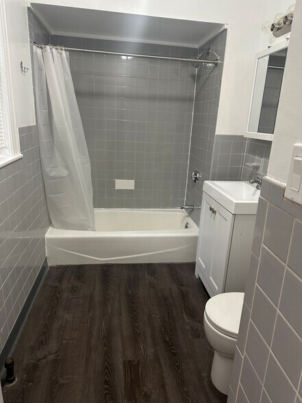 Building Photo - 33 Algonquin St