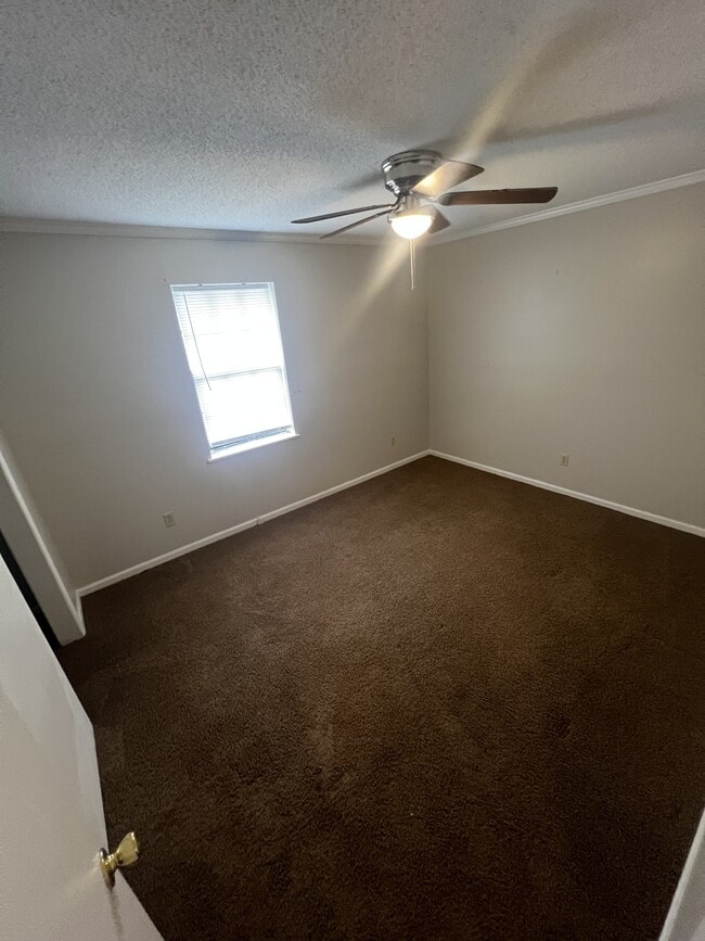 Building Photo - 716 Verdant Dr