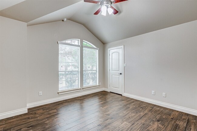 Building Photo - 27923 Silverstream Ct
