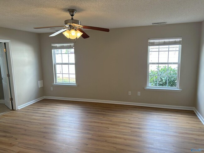 Building Photo - 104 Preston Cir