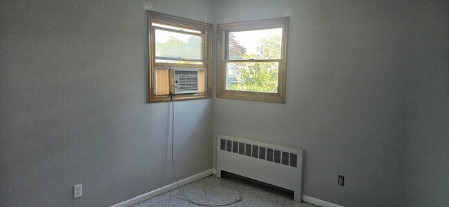 Building Photo - 1 Hallock St
