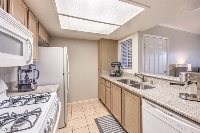 Building Photo - 1909 Desert Falls Ct