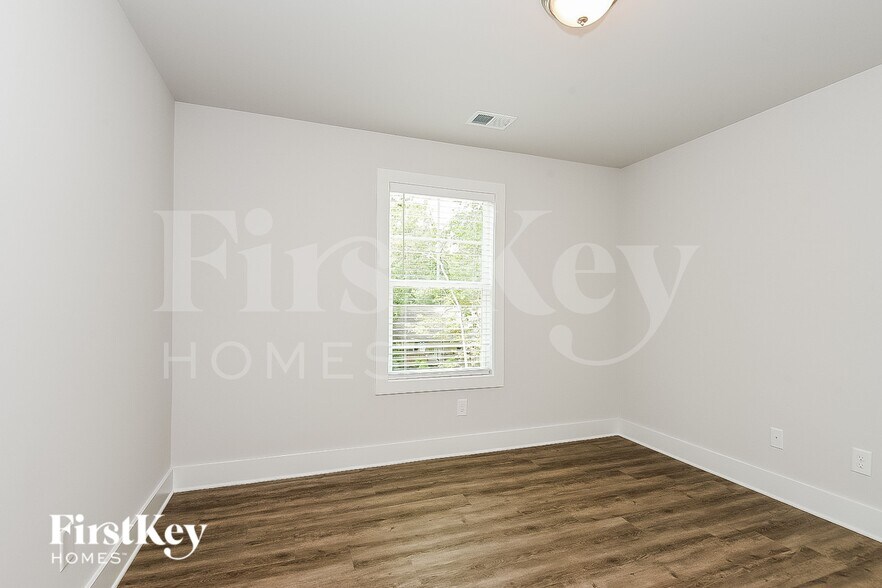 Building Photo - 6955 Overton Cir