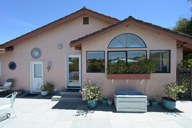 Building Photo - 65 Santa Maria Dr
