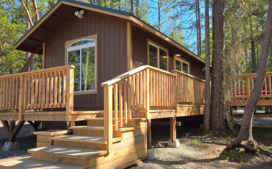 One bedroom one bath beautiful new cabin on nine acres - 16848 Highway 238