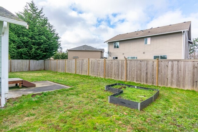 Building Photo - 3 Bedroom/2 Bath with garage home in Crosby Commons