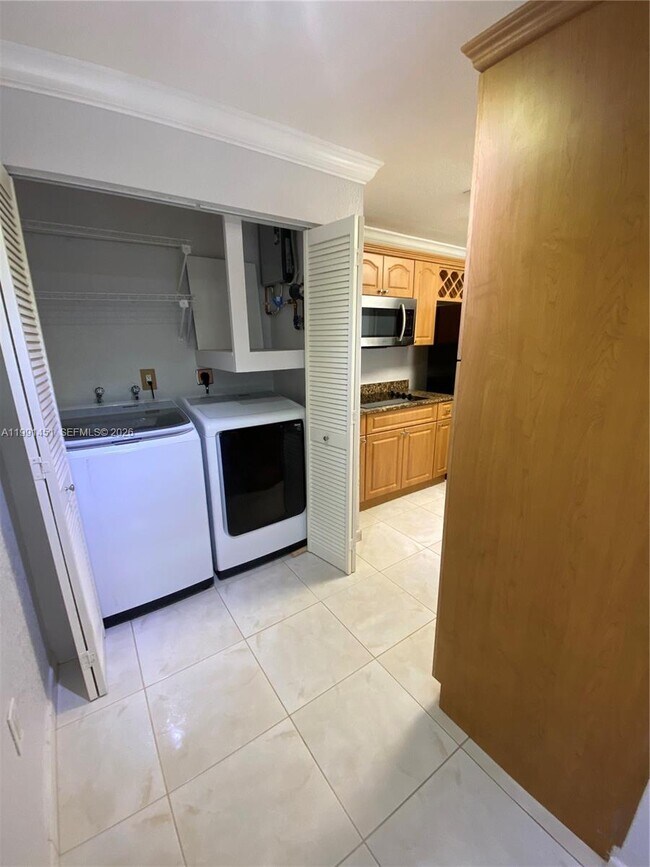 Building Photo - 17500 NW 67th Pl