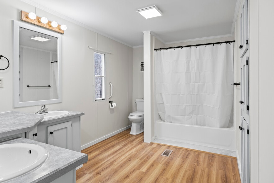 Building Photo - 209 Varner Dr SW