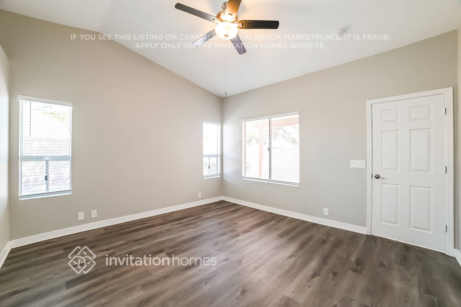Building Photo - 11223 N 60th Dr
