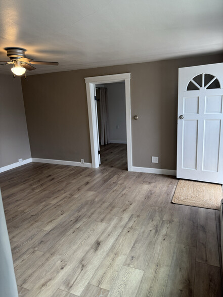 Building Photo - 809 Rugby Ave
