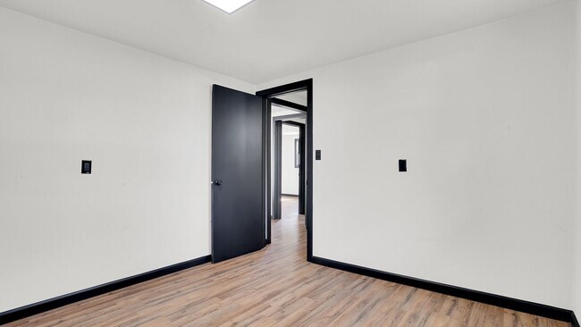 Building Photo - Updated 3 Bedroom Rental $1100/Month